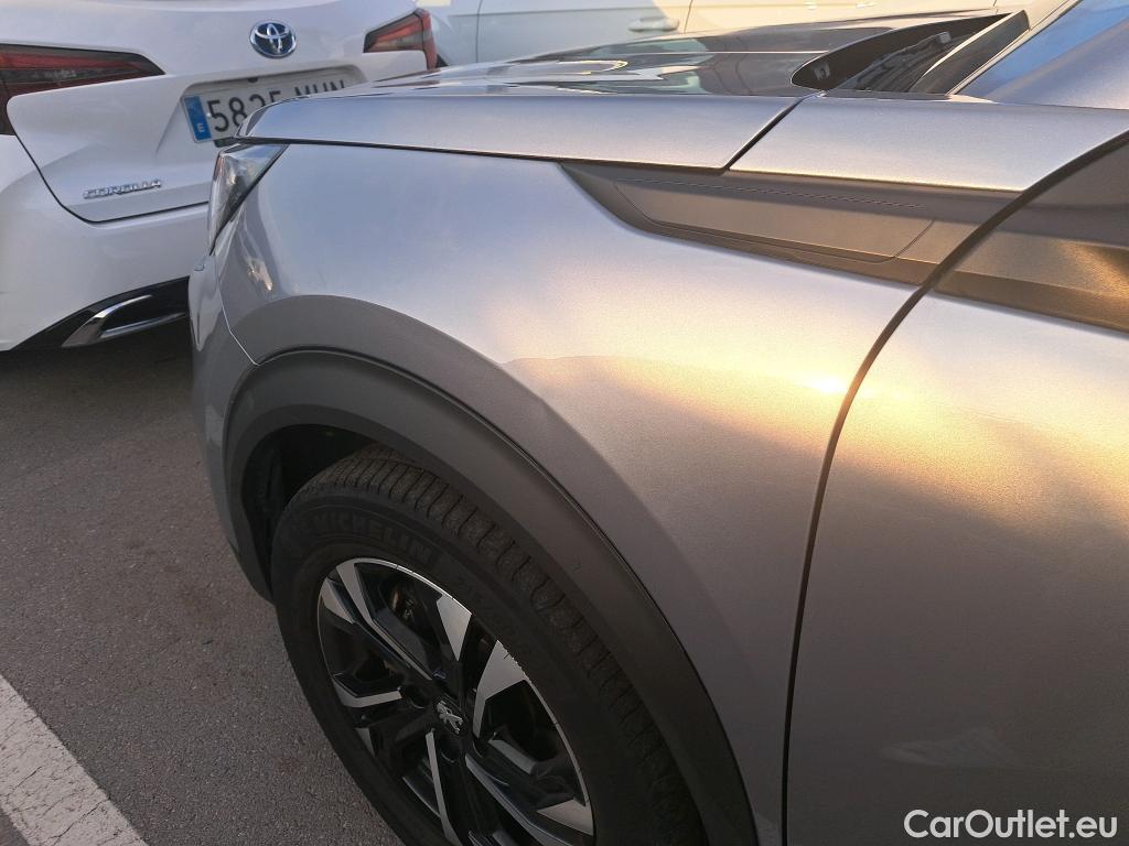  Peugeot  2008 PEUGEOT  / 2019 / 5P / todoterreno Allure BlueHDI 130 S&S EAT8 (Partners) #11