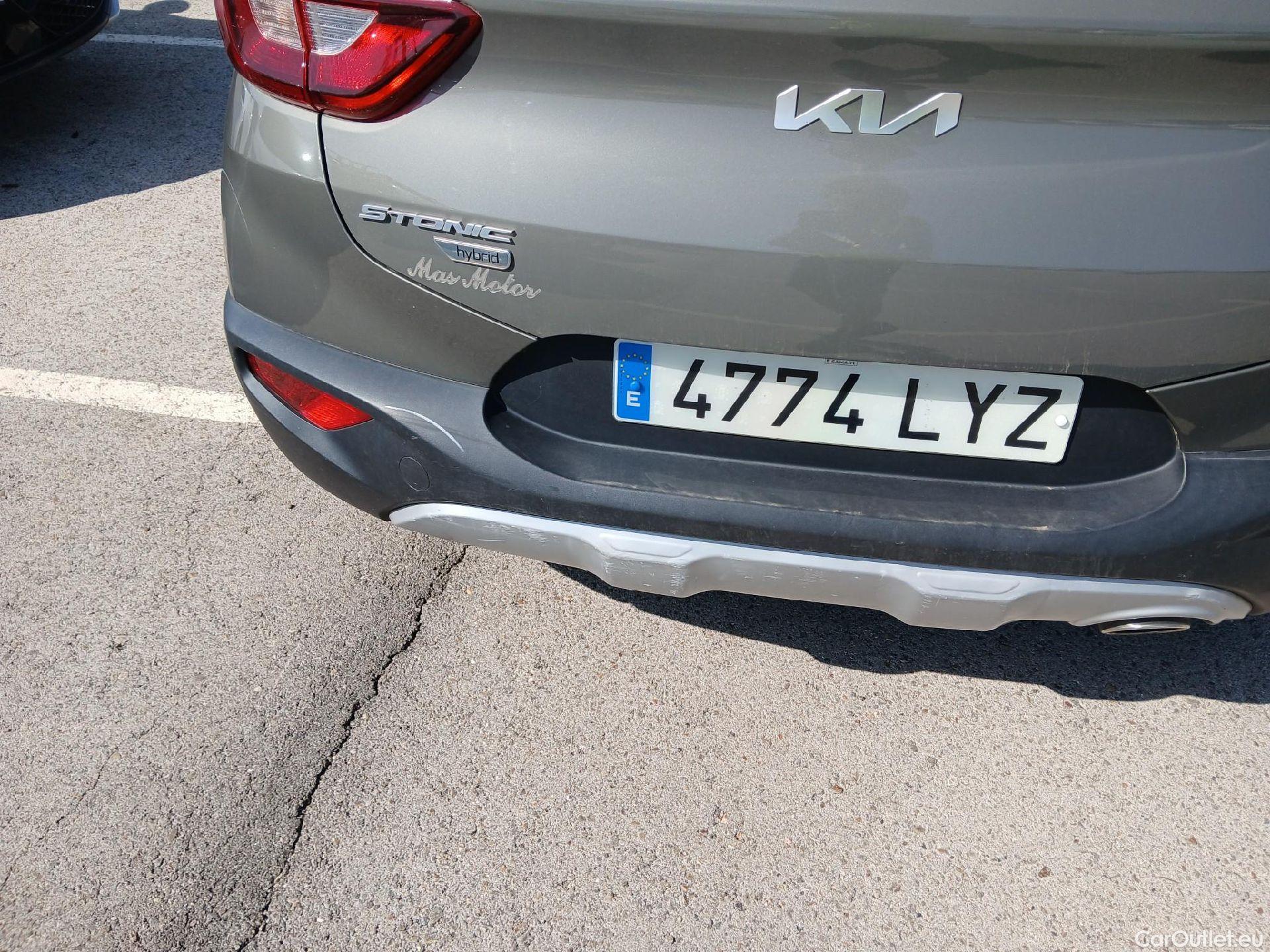  KIA  STONIC KIA  / 2017 / 5P / todoterreno 1.0 T-GDi 74kW (100CV) MHEV iMT Concept #18