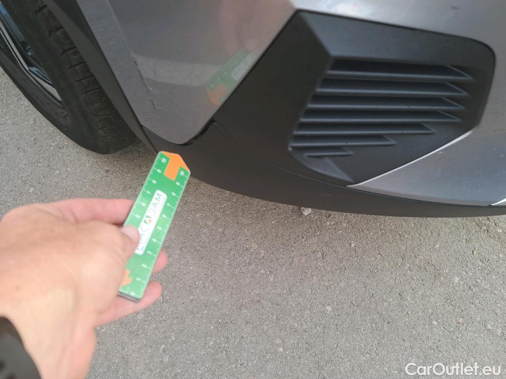  Peugeot  2008 PEUGEOT  / 2019 / 5P / todoterreno Allure BlueHDI 130 S&S EAT8 (Partners) #25