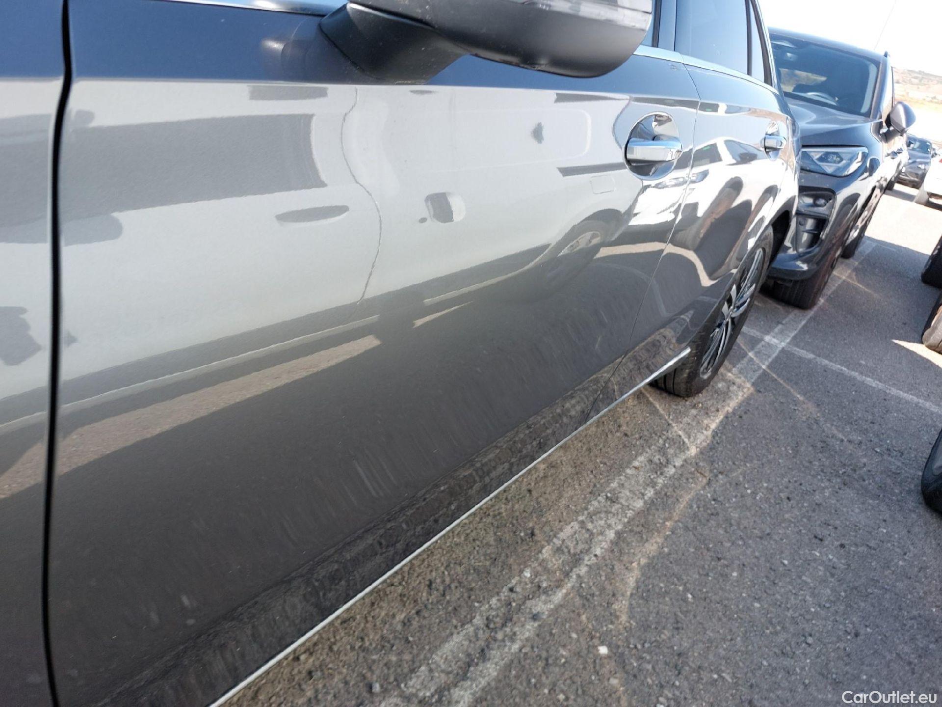  Mercedes  A-Klasse MERCEDES-BENZ Clase A / 2018 / 4P / sedán Sedán A 200 d #12