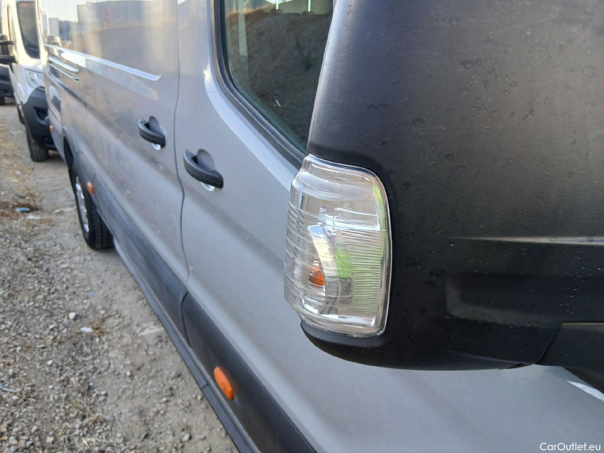  Ford  Transit FORD  / 2013 / 4P / furgón 350 96kW L4H3 Van Trend RWD MHEV #32