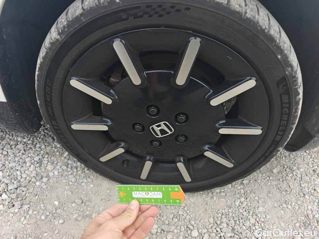  Honda  E HONDA Honda  / 2019 / 5P / brlina con portón Advanc Llantas 17