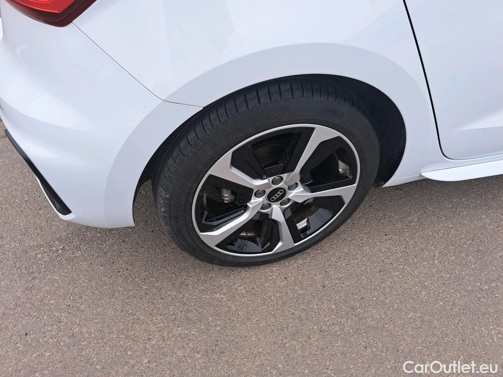  Audi  A1 Sportback AUDI A1 / 2018 / 5P / berlina con portón Sportback Adrenalin 30 TFSI 81kW S tron(SP) #21