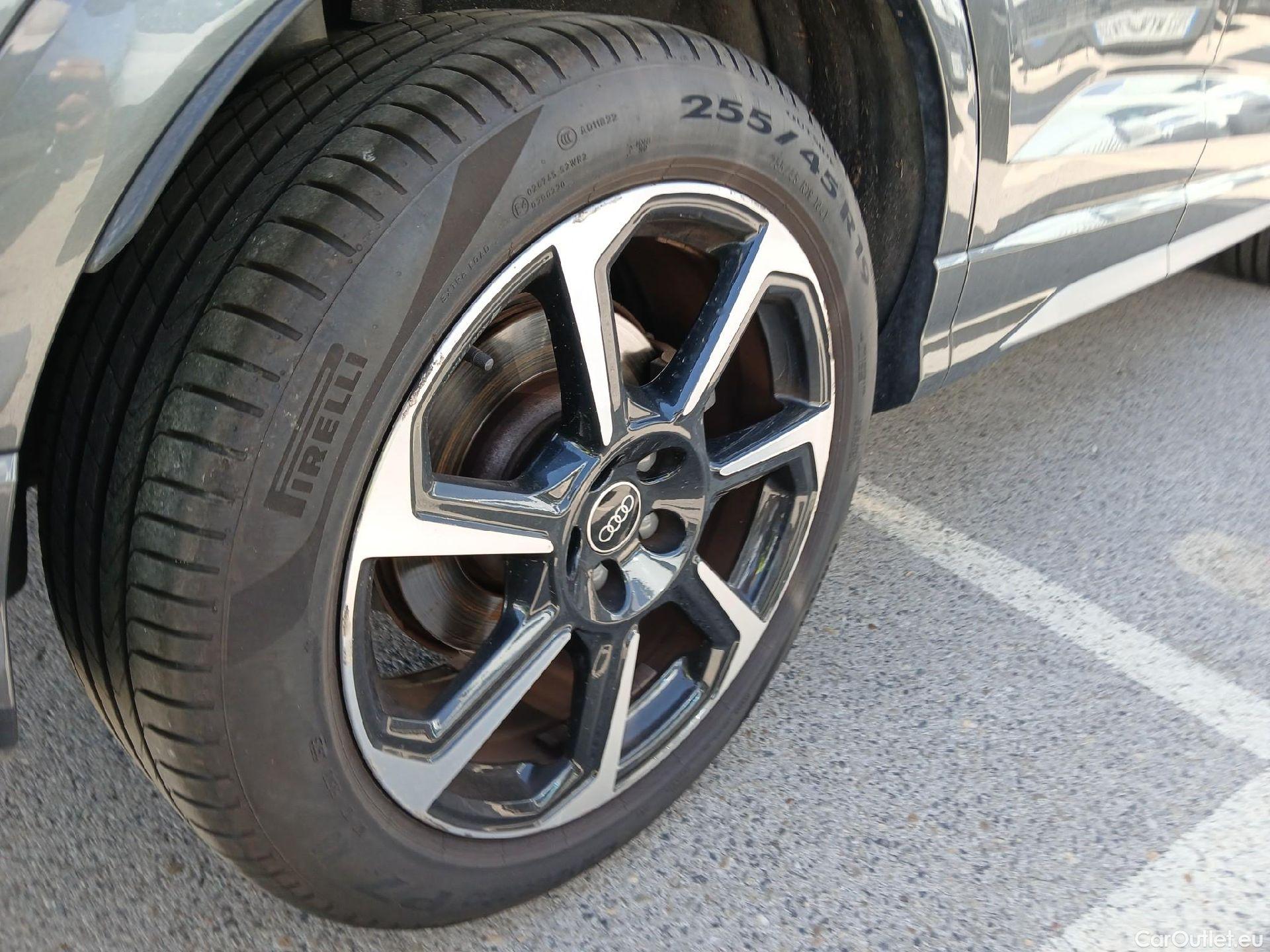  Audi  Q3 AUDI  / 2018 / 5P / todoterreno 45 TFSI e 180kW S tronic S Line #19