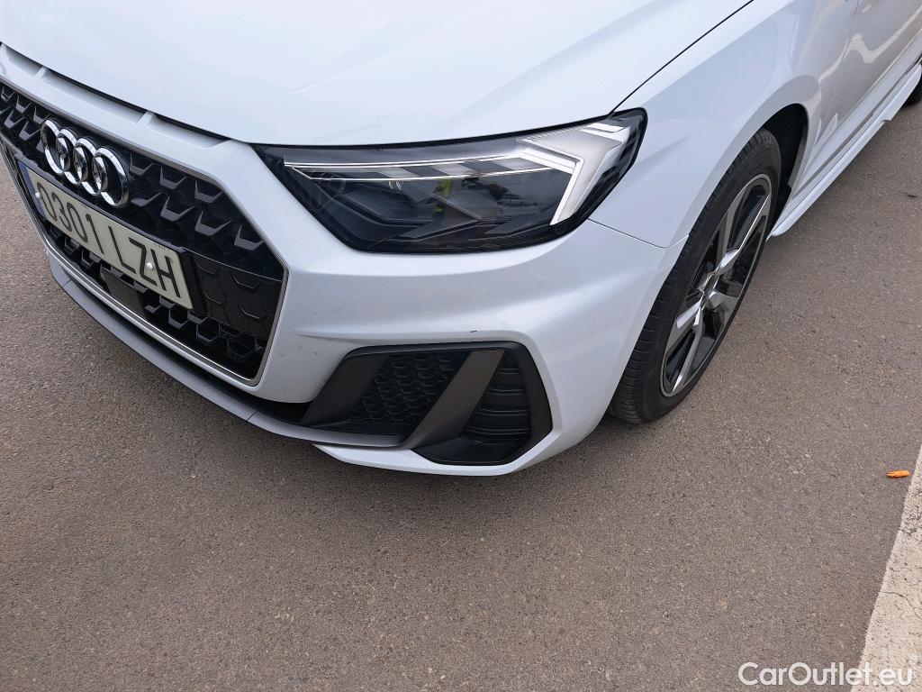  Audi  A1 Sportback AUDI A1 / 2018 / 5P / berlina con portón Sportback Adrenalin 30 TFSI 81kW S tron(SP) #19