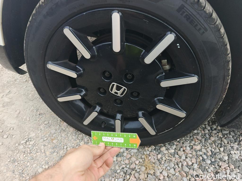  Honda  E HONDA Honda  / 2019 / 5P / brlina con portón Advanc Llantas 17
