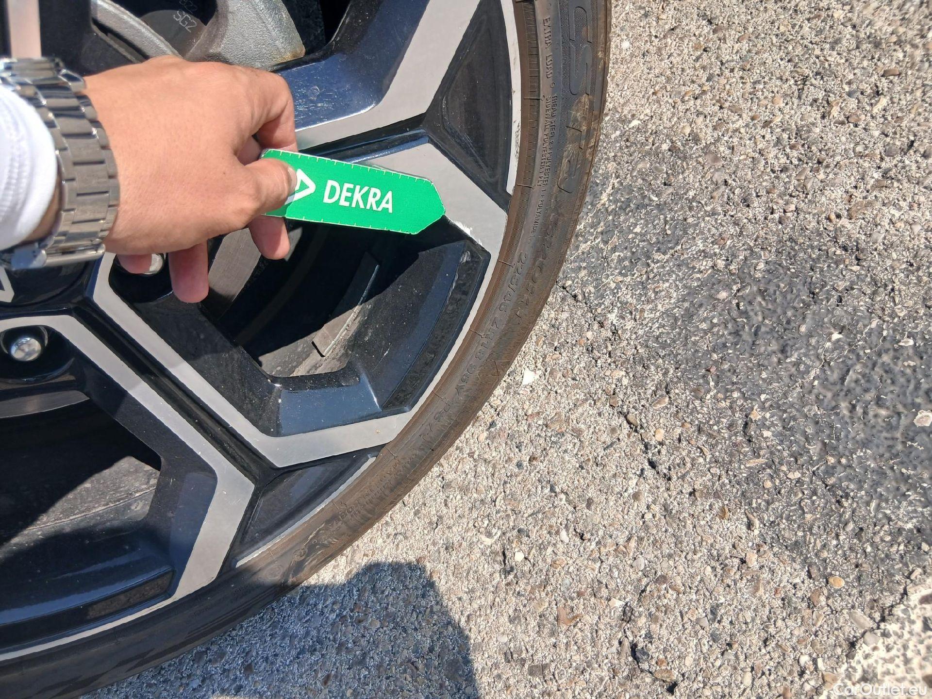  KIA  Niro  Plug-in Hybrid Emotion 1.6 AT6 E6d #35