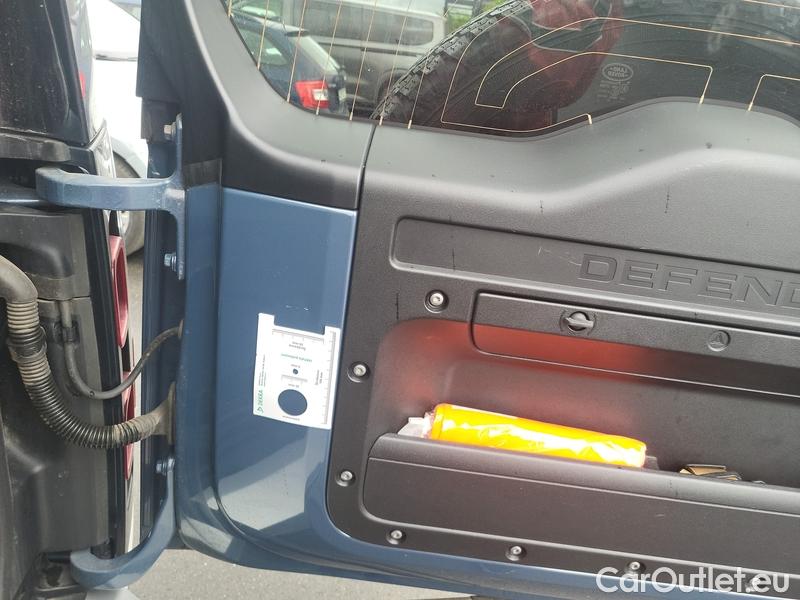  Land Rover  Defender  (2019)  D200 90 AT 3d #9