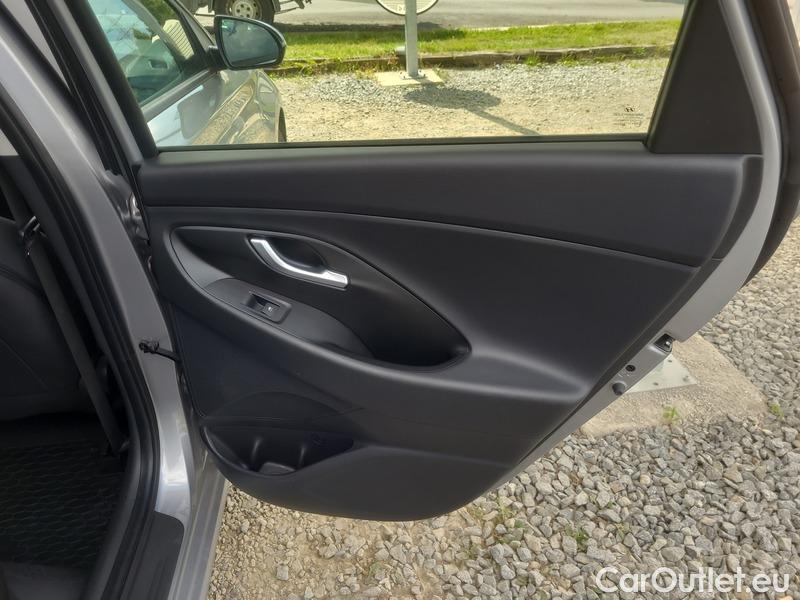  Hyundai  i30  (PD)(01.2017  ->)  kom.1.0TGDI 120 Comfort #5