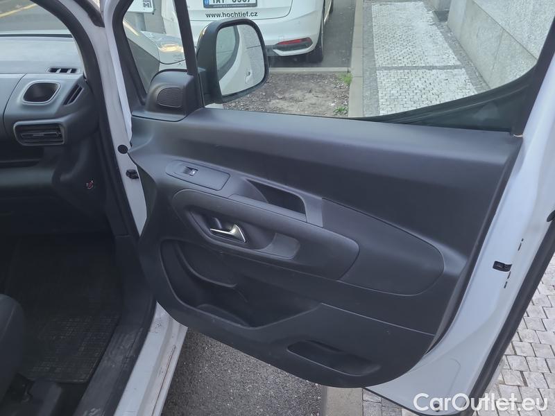  Opel  Combo  Life (E)  (2018) Com.L.1.5D 96 Elegance Plus 5d #21
