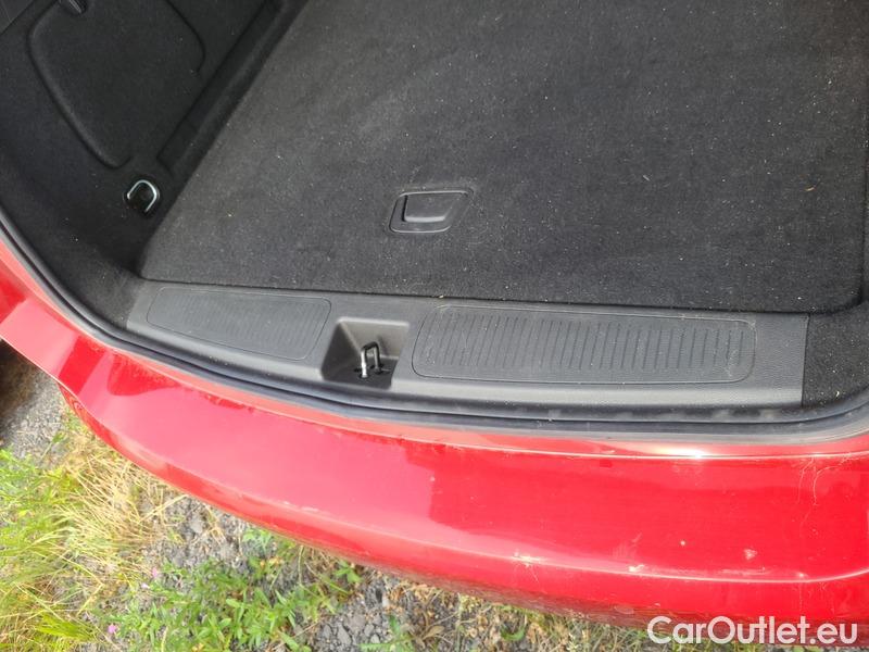  Opel  Astra  K (2015) ST 1.5CDTi 90 Edition 5d #13