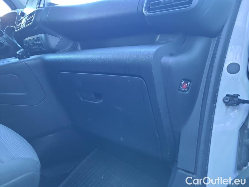  Opel  Combo  Life (E)  (2018) Com.L.1.5D 96 Elegance Plus 5d #23