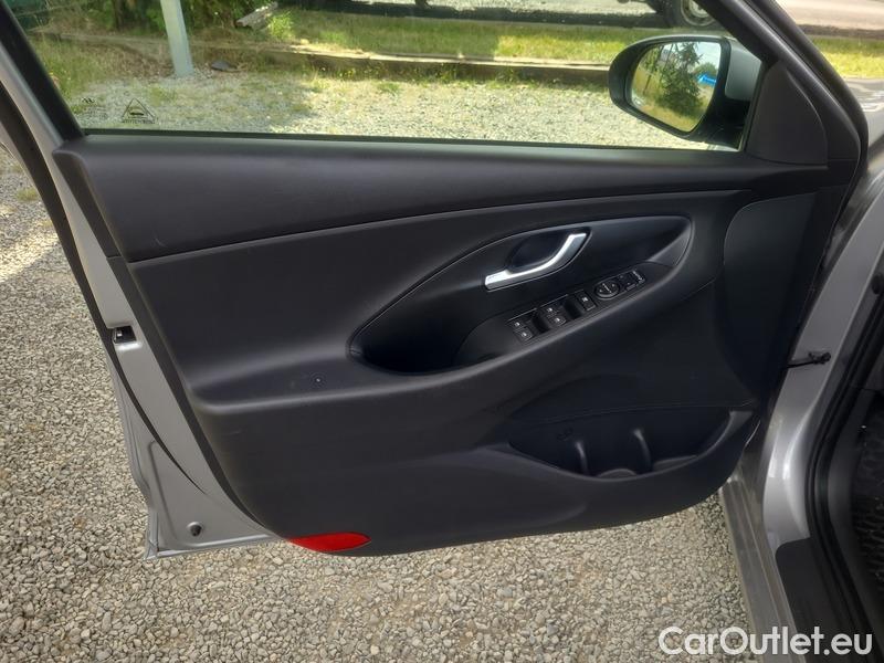  Hyundai  i30  (PD)(01.2017  ->)  kom.1.0TGDI 120 Comfort #11
