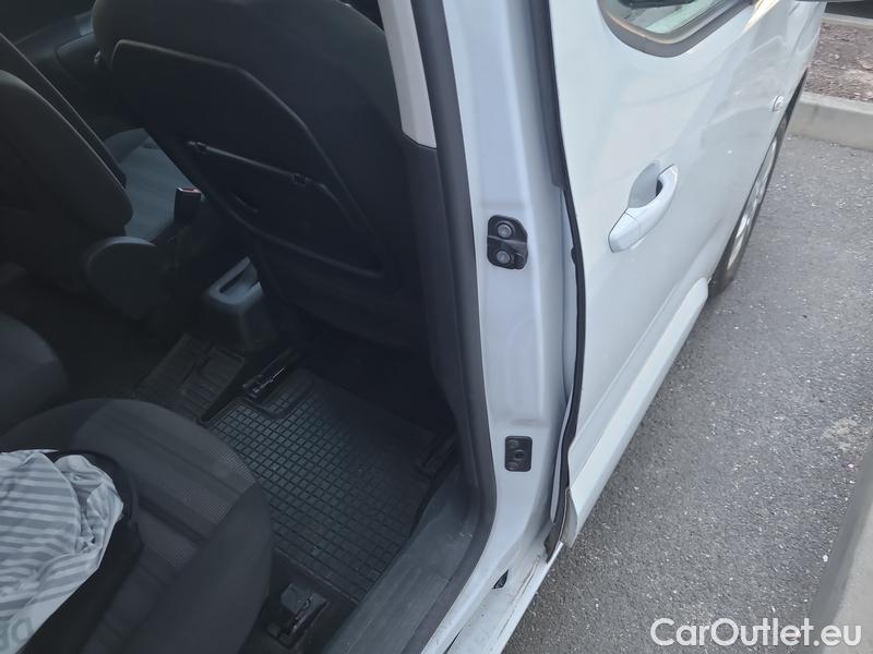  Opel  Combo  Life (E)  (2018) Com.L.1.5D 96 Elegance Plus 5d #19