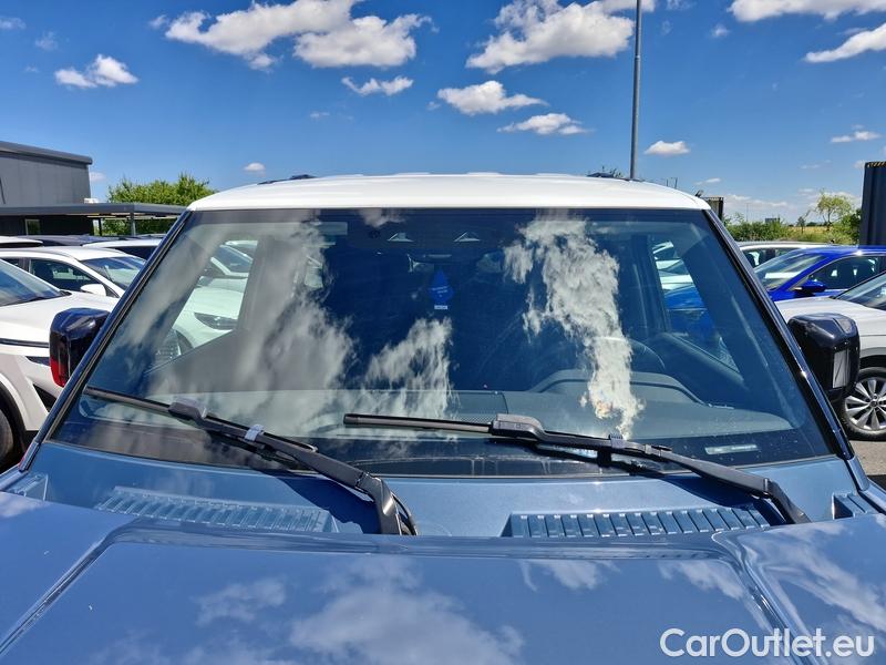  Land Rover  Defender  (2019)  D200 90 AT 3d #16