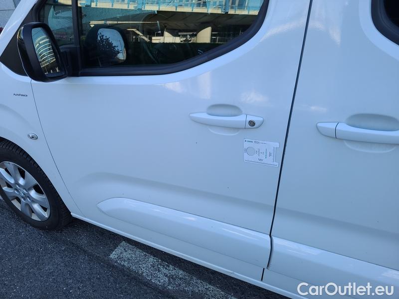  Opel  Combo  Life (E)  (2018) Com.L.1.5D 96 Elegance Plus 5d #2