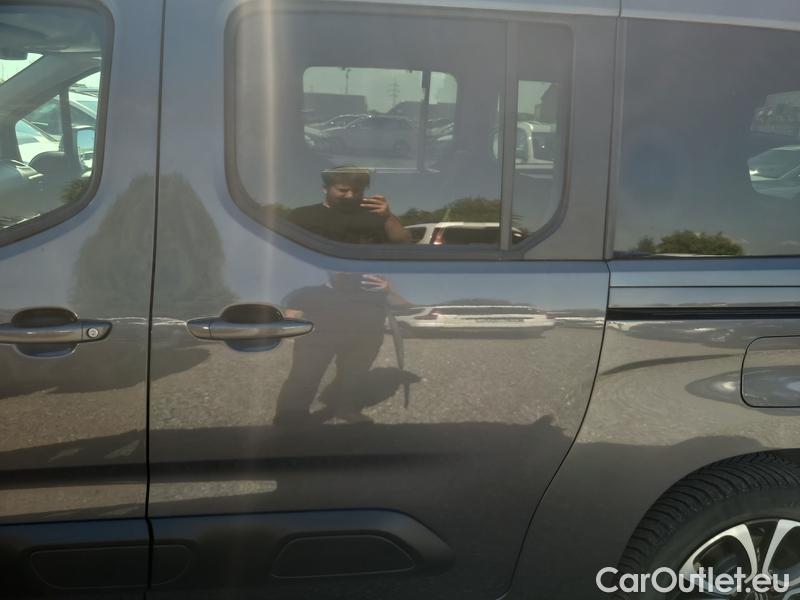  Citroen  Berlingo   (07.2018->) Berl.MS 1.5BHDi 130 Sh.XL 7S #7