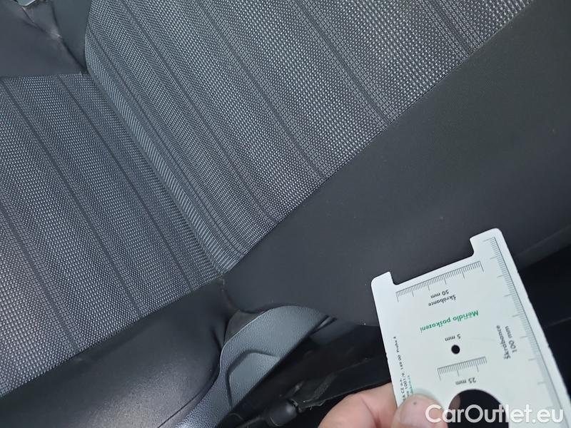  Opel  Combo  Life (E)  (2018) Com.L.1.5D 96 Elegance Plus 5d #4