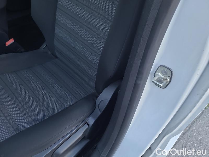  Opel  Combo  Life (E)  (2018) Com.L.1.5D 96 Elegance Plus 5d #10