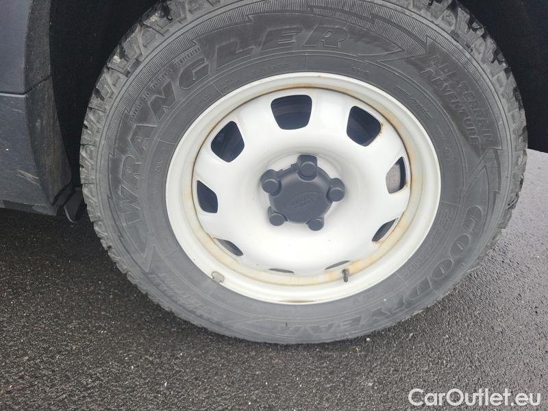  Land Rover  Defender  (2019)  D200 90 AT 3d #4