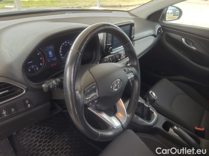  Hyundai  i30  (PD)(01.2017  ->)  kom.1.0TGDI 120 Comfort #14