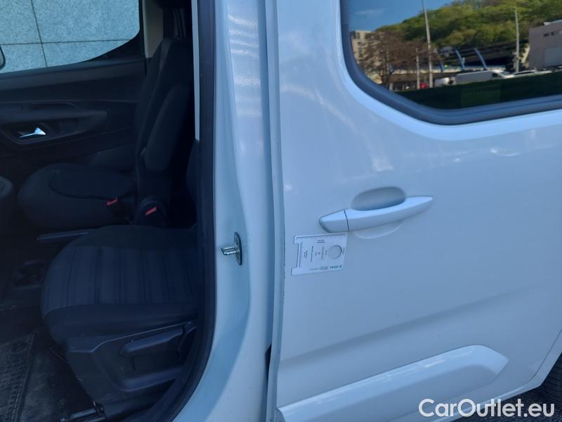  Opel  Combo  Life (E)  (2018) Com.L.1.5D 96 Elegance Plus 5d #11