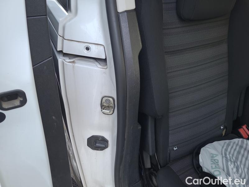  Opel  Combo  Life (E)  (2018) Com.L.1.5D 96 Elegance Plus 5d #18