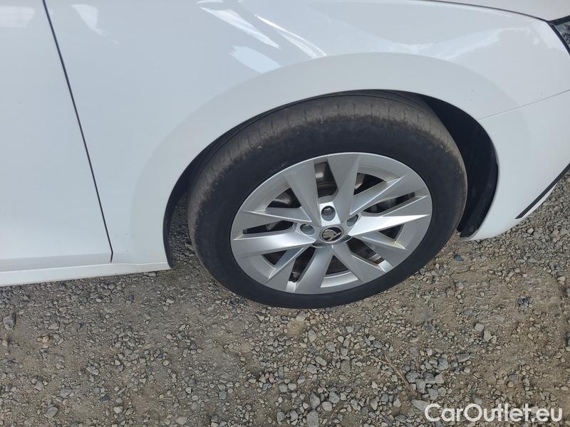  Skoda  Octavia  Combi (NX3)(2020) Oct.com.1.4TSI 150 Ambition AT #24