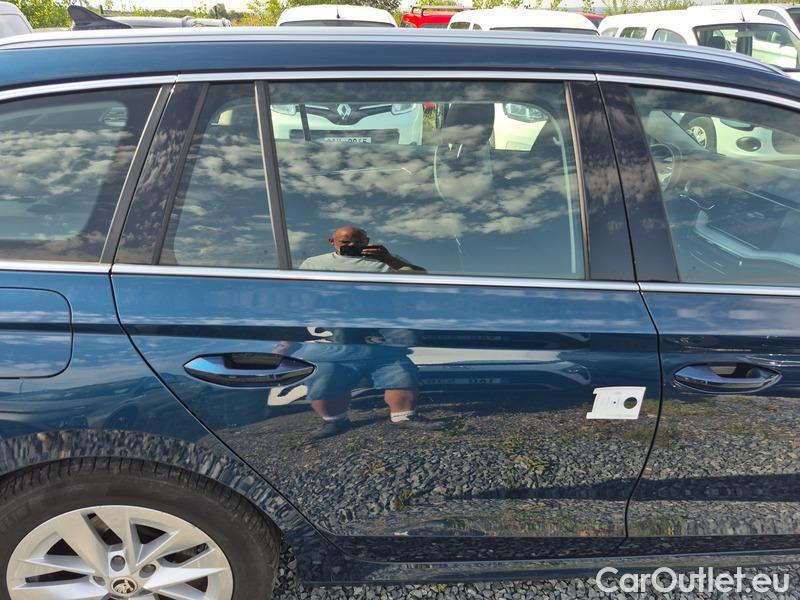  Skoda  Octavia  Combi (NX3)(2020) Oct.Combi 1.5TSI 110 Style #25