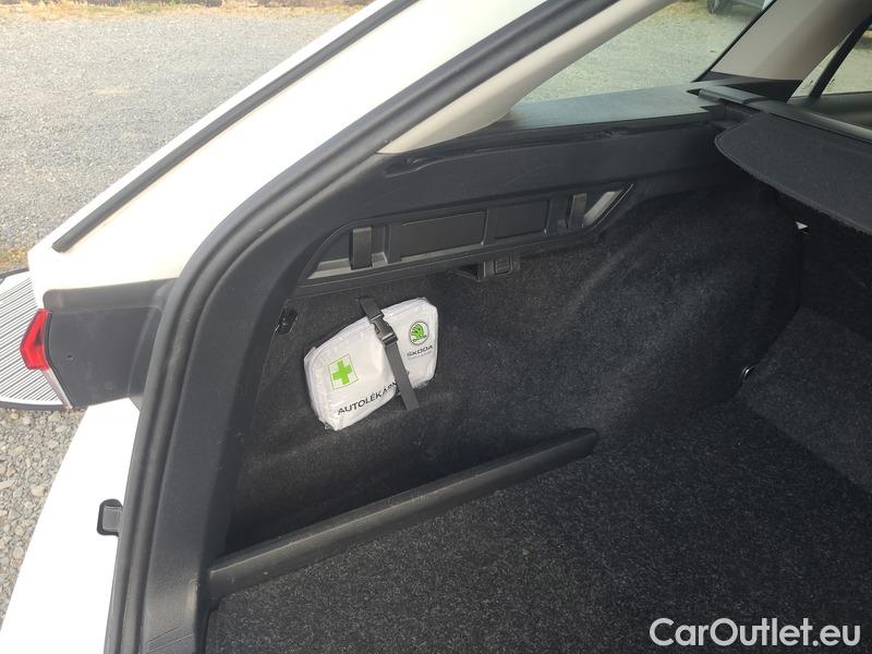  Skoda  Octavia  Combi (NX3)(2020) Oct.com.1.4TSI 150 Ambition AT #19
