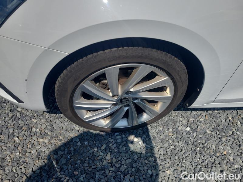  Skoda  Octavia  Lim. (NX3)(2020) Oct.Combi 1.5TSI 110 Style #3