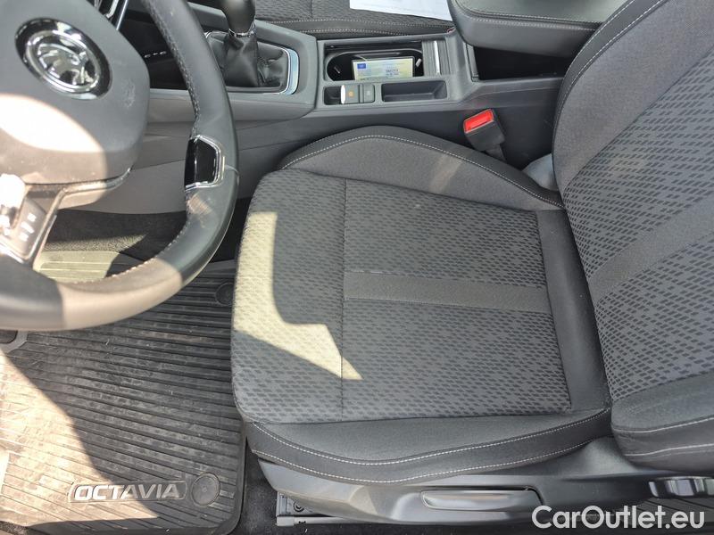  Skoda  Octavia  Combi (NX3)(2020) Oct.Combi 1.5TSI 110 Style #10