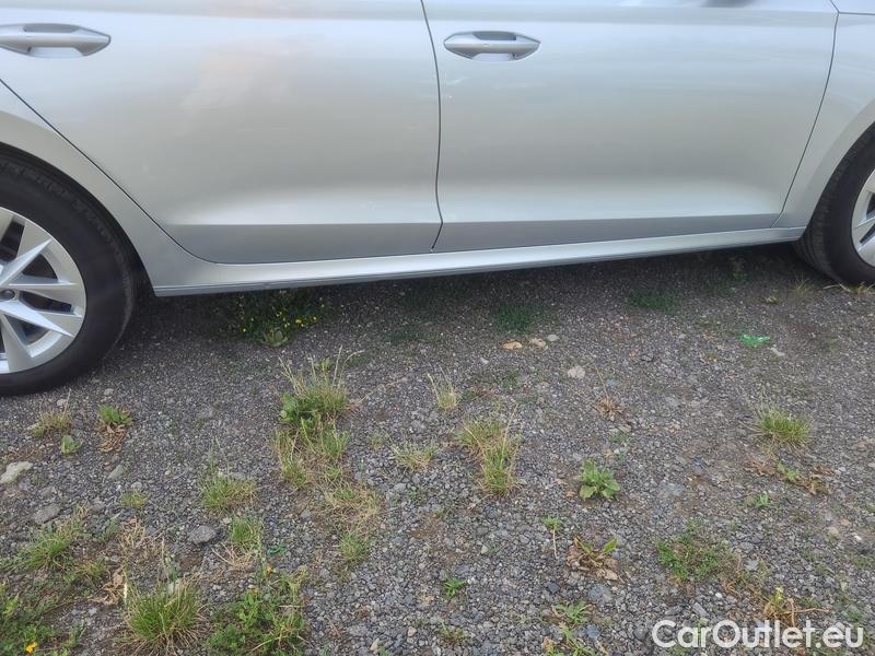  Skoda  Octavia  Lim. (NX3)(2020) Oct.1.5 e-TEC 110 Style AT #13
