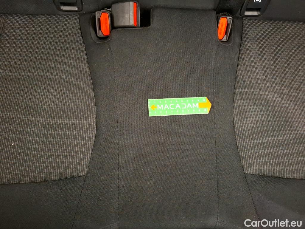  Bmw  Serie 1 BMW Série 1 / 2019 / 5P / Berline 116i DKG7 Business Design #9