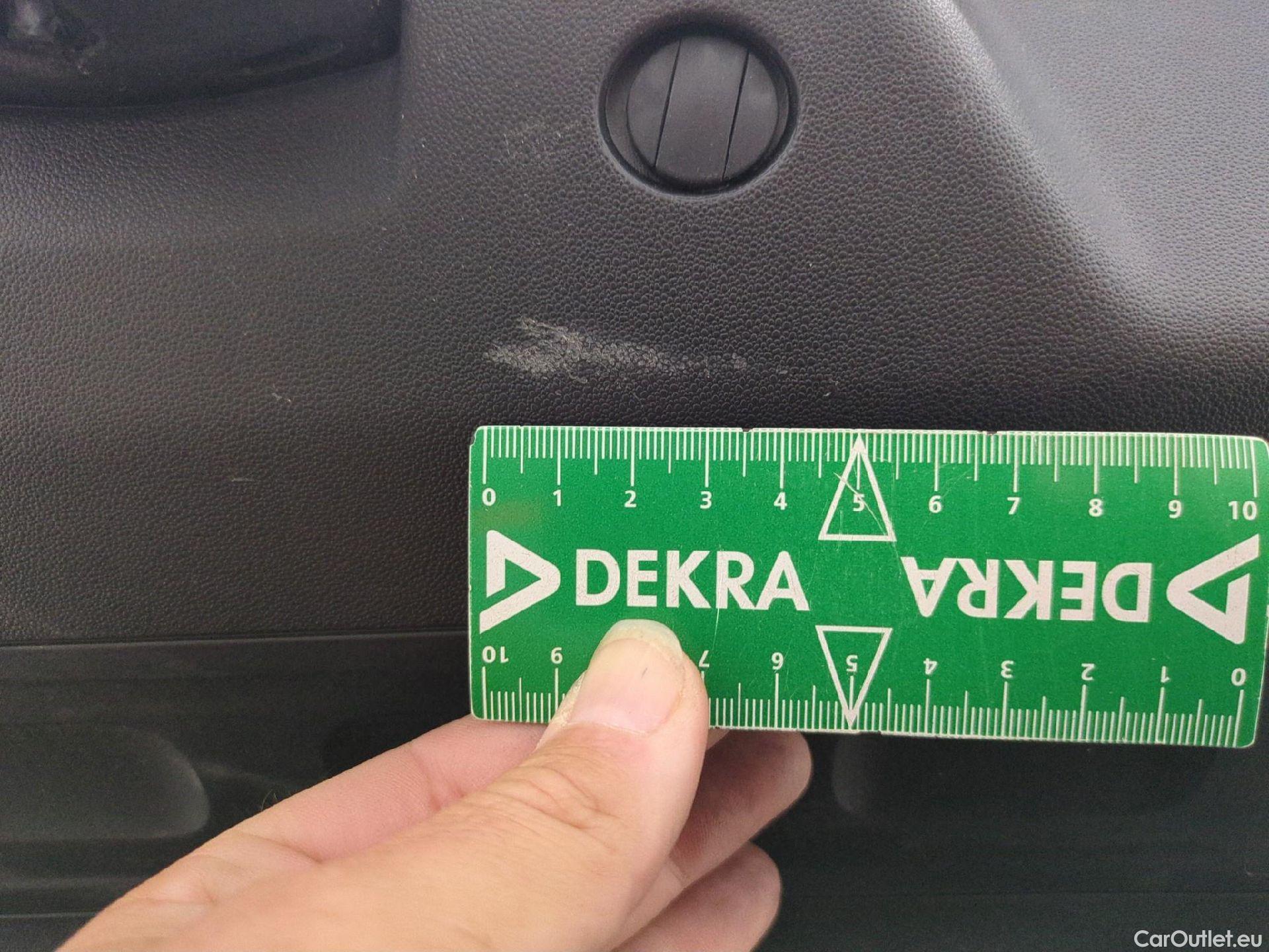  Citroen  C3  Max 1.2 PureTech 80CV BVM5 6E #8