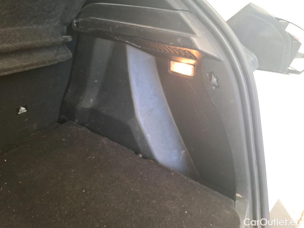  Peugeot  2008  Allure 1.2 PureTech 130CV BVA8 E6d #9