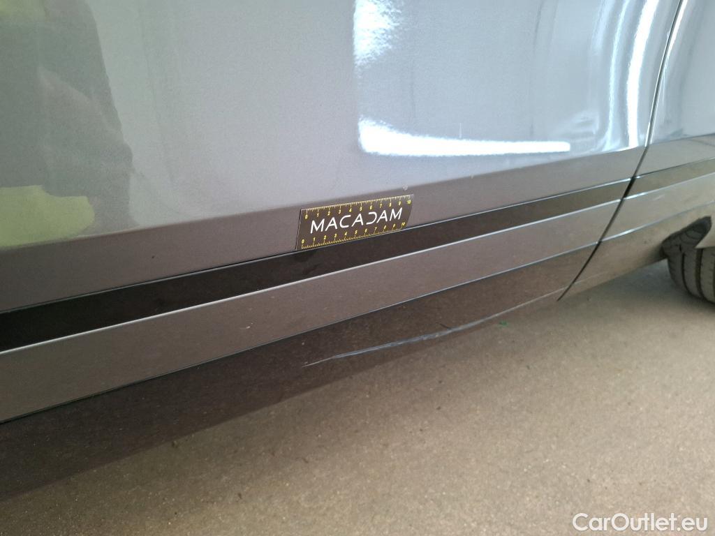  Land Rover  Range Rover LAND ROVER  Velar 5p SUV 2.0 D180 BVA S Standard #60
