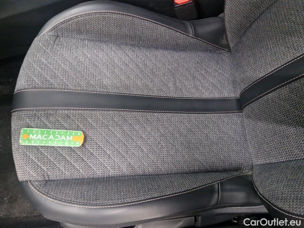  Peugeot  2008   / 2023 / 5P / Crossover PureTech 130 SS EAT8 ALLURE / GARANTIE STELLANTIS 10 ANS VOIR PHOTO 2 #17