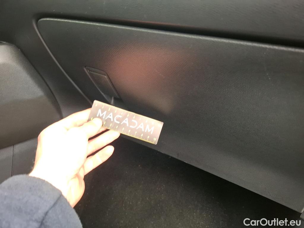  Peugeot  208   / 2019 / 5P / Berline Puretech 75 SS Active Business / GARANTIE STELLANTIS 10 ANS VOIR PHOTO 2 #44