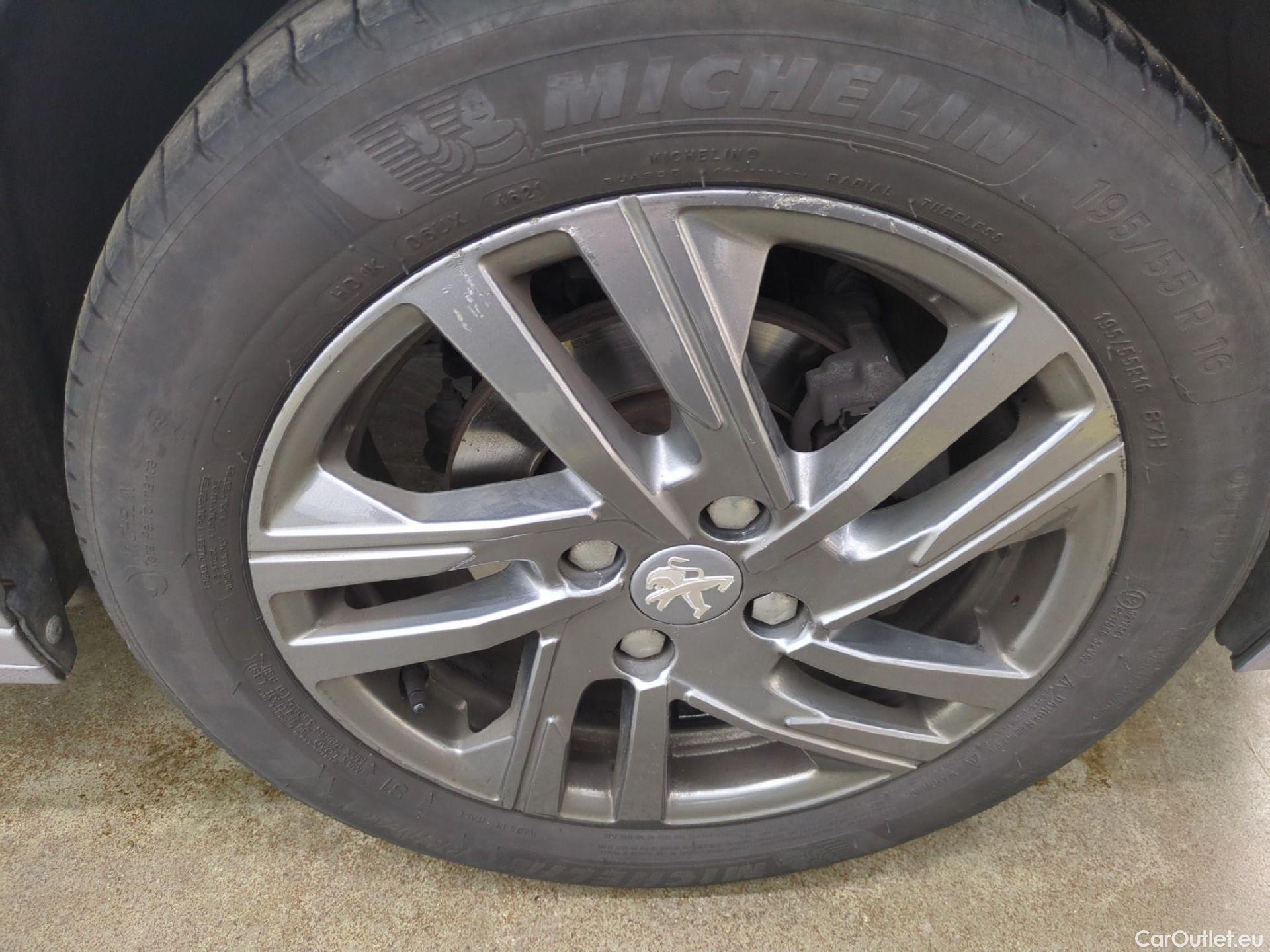  Peugeot  208   / 2019 / 5P / Berline Puretech 75 SS Active Business / GARANTIE STELLANTIS 10 ANS VOIR PHOTO 2 / GARANTIE STELLANTIS 10 ANS VOIR PHOTO 2 #3