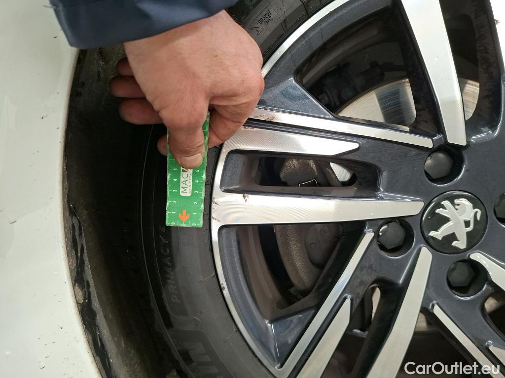  Peugeot  208   / 2019 / 5P / Berline PureTech 100 SS Allure Pack / GARANTIE STELLANTIS 10 ANS VOIR PHOTO 2 #14