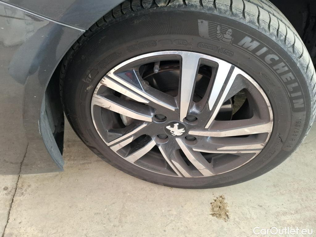  Peugeot  208   / 2019 / 5P / Berline PureTech 100 SS EAT8 Allure Pack / GARANTIE STELLANTIS 10 ANS VOIR PHOTO 2 #17