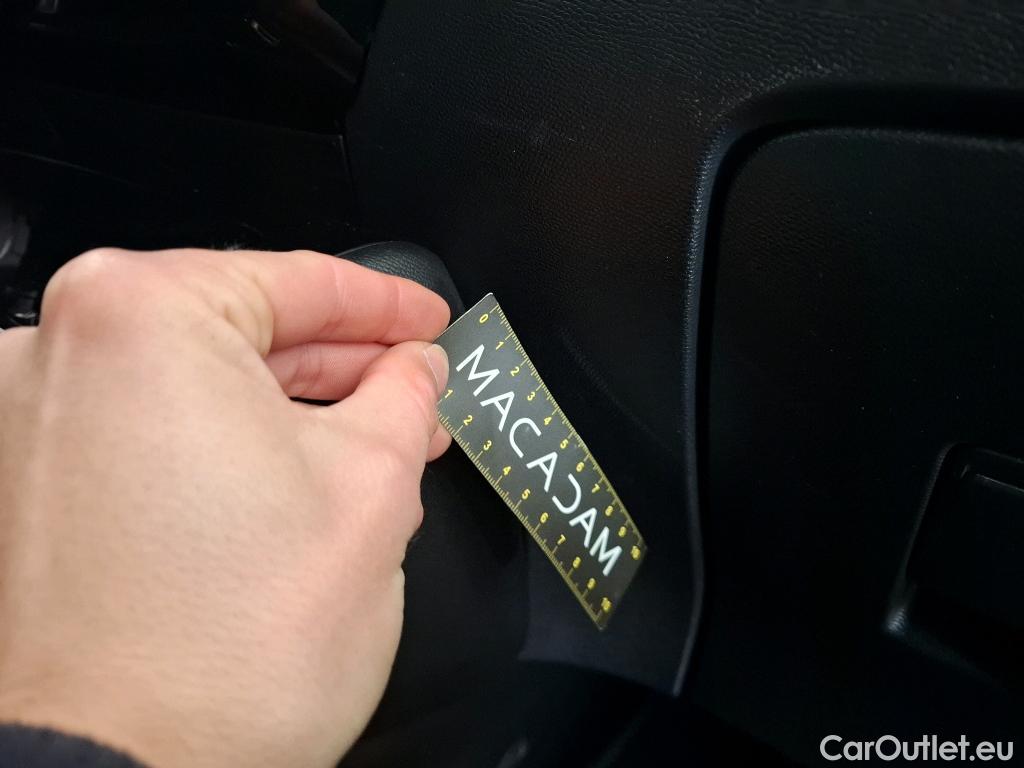  Peugeot  208   / 2019 / 5P / Berline PureTech 100 SS EAT8 Allure Pack / GARANTIE STELLANTIS 10 ANS VOIR PHOTO 2 #78