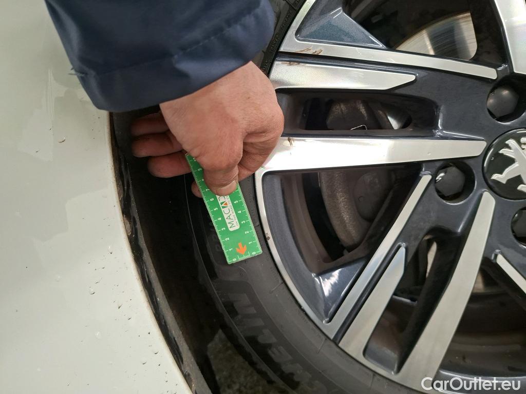  Peugeot  208   / 2019 / 5P / Berline PureTech 100 SS Allure Pack / GARANTIE STELLANTIS 10 ANS VOIR PHOTO 2 #15