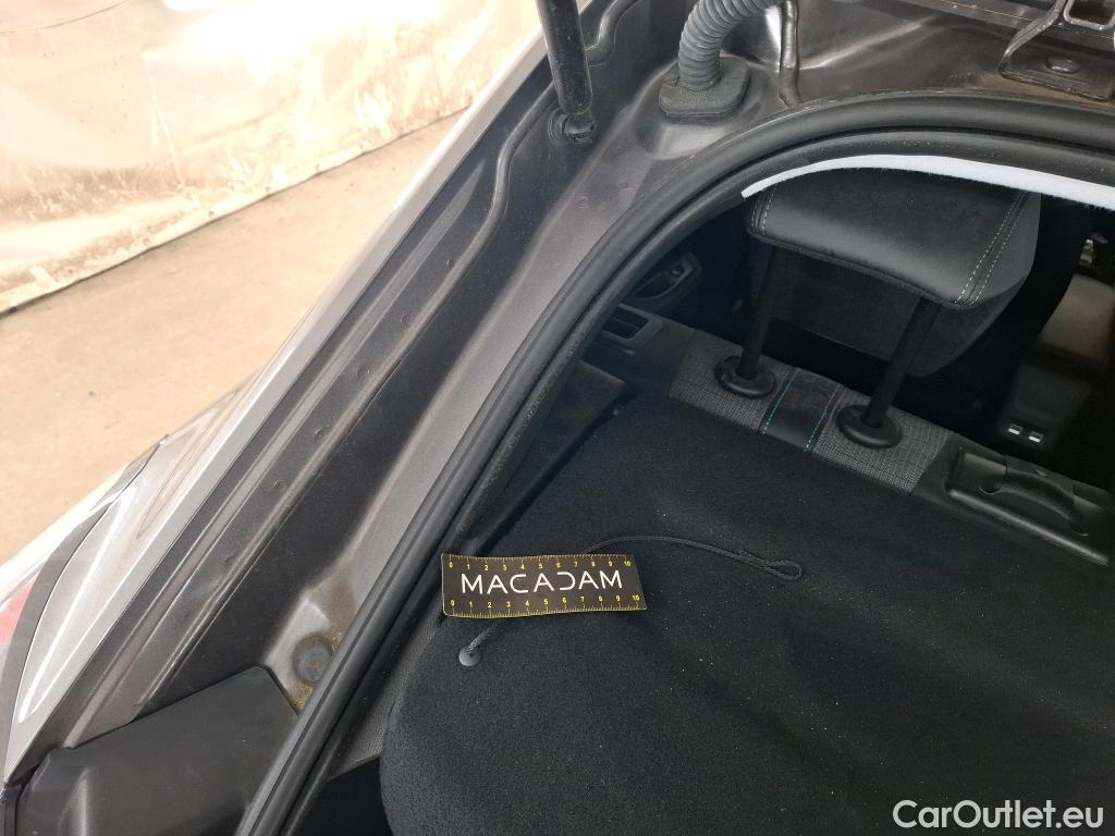  Peugeot  208   / 2019 / 5P / Berline PureTech 100 SS EAT8 Allure Pack / GARANTIE STELLANTIS 10 ANS VOIR PHOTO 2 #37