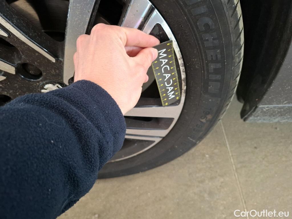  Peugeot  208   / 2019 / 5P / Berline PureTech 100 SS EAT8 Allure Pack / GARANTIE STELLANTIS 10 ANS VOIR PHOTO 2 #69