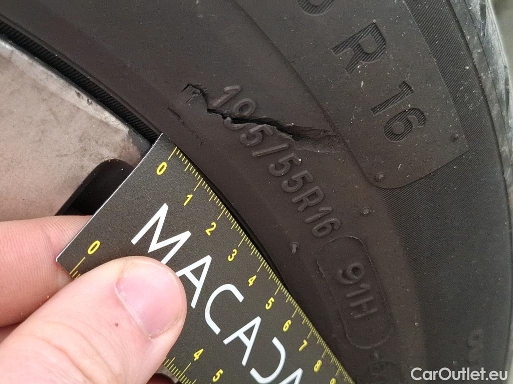  Peugeot  208   / 2019 / 5P / Berline PureTech 100 SS EAT8 Allure Pack / GARANTIE STELLANTIS 10 ANS VOIR PHOTO 2 #16