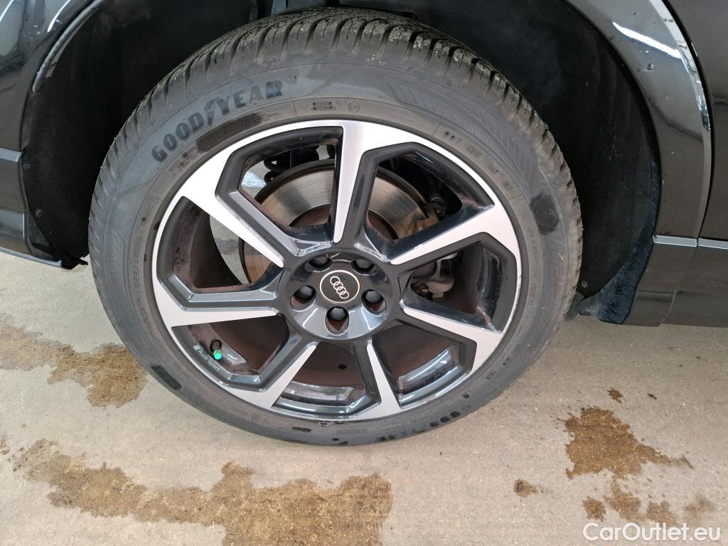  Audi  Q3 AUDI  / 2018 / 5P / SUV 45 TFSI E 245 S TRONIC S LINE #20