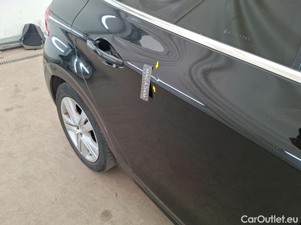  Peugeot  208  Allure Business 1.2 PureTech 110CV BVM6 E6dT #21
