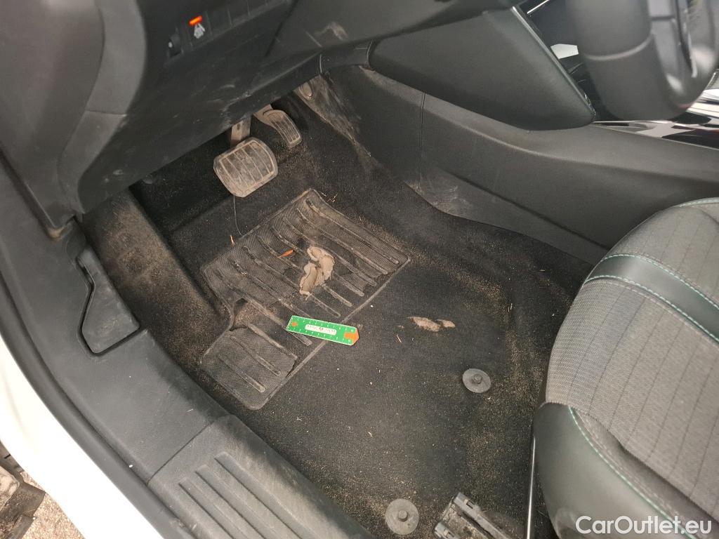  Peugeot  2008  Allure Pack 1.2 PureTech 130CV BVA8 E6d #1